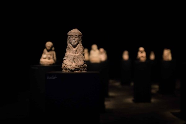 How Are IoT-Enabled Smart Glasses Revolutionizing Field Services and Repairs?